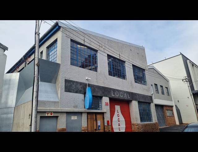 285M² BUSINESS TO LET IN WOODSTOCK